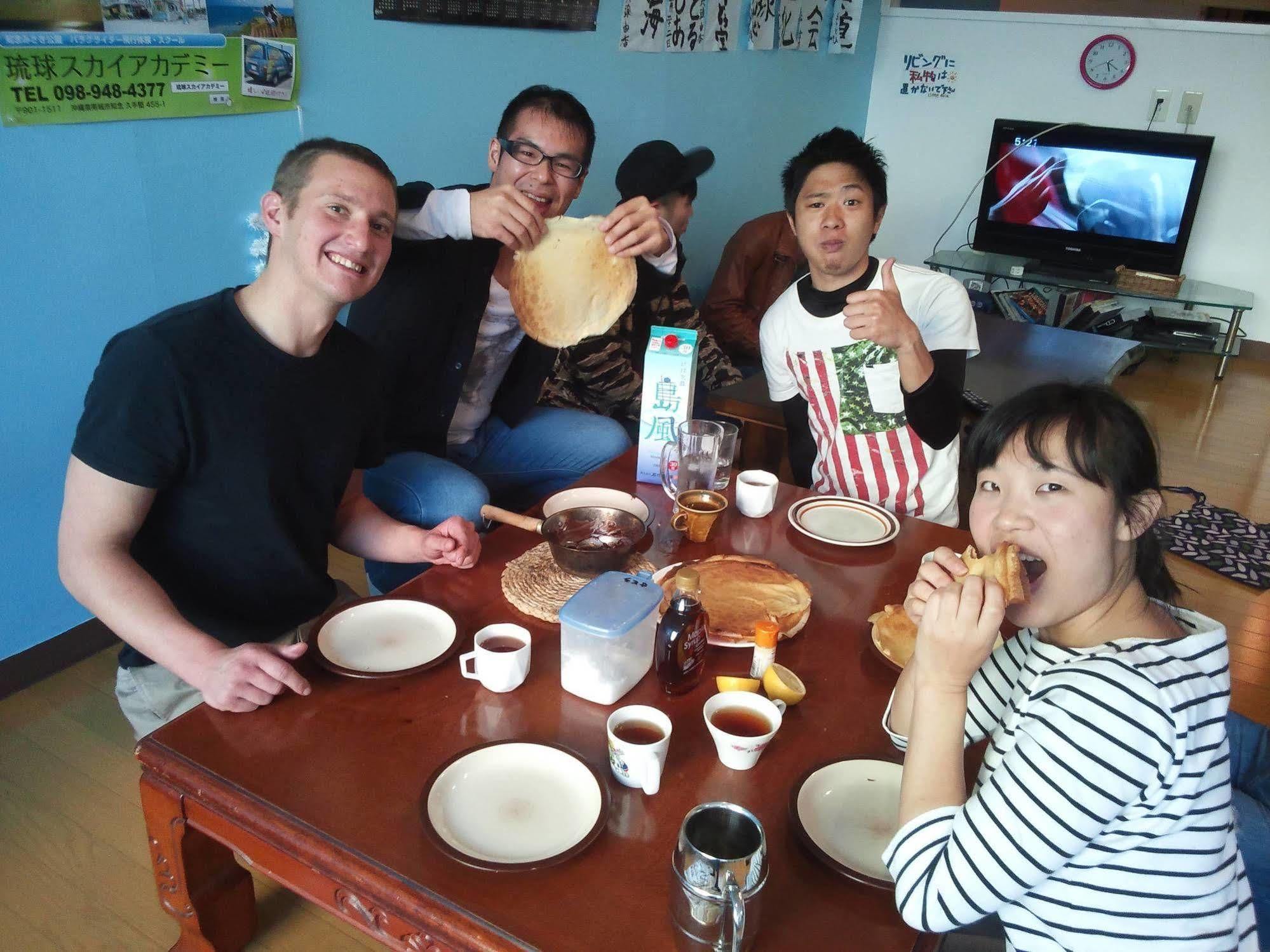 Little Asia Guest House นาฮะ ภายนอก รูปภาพ