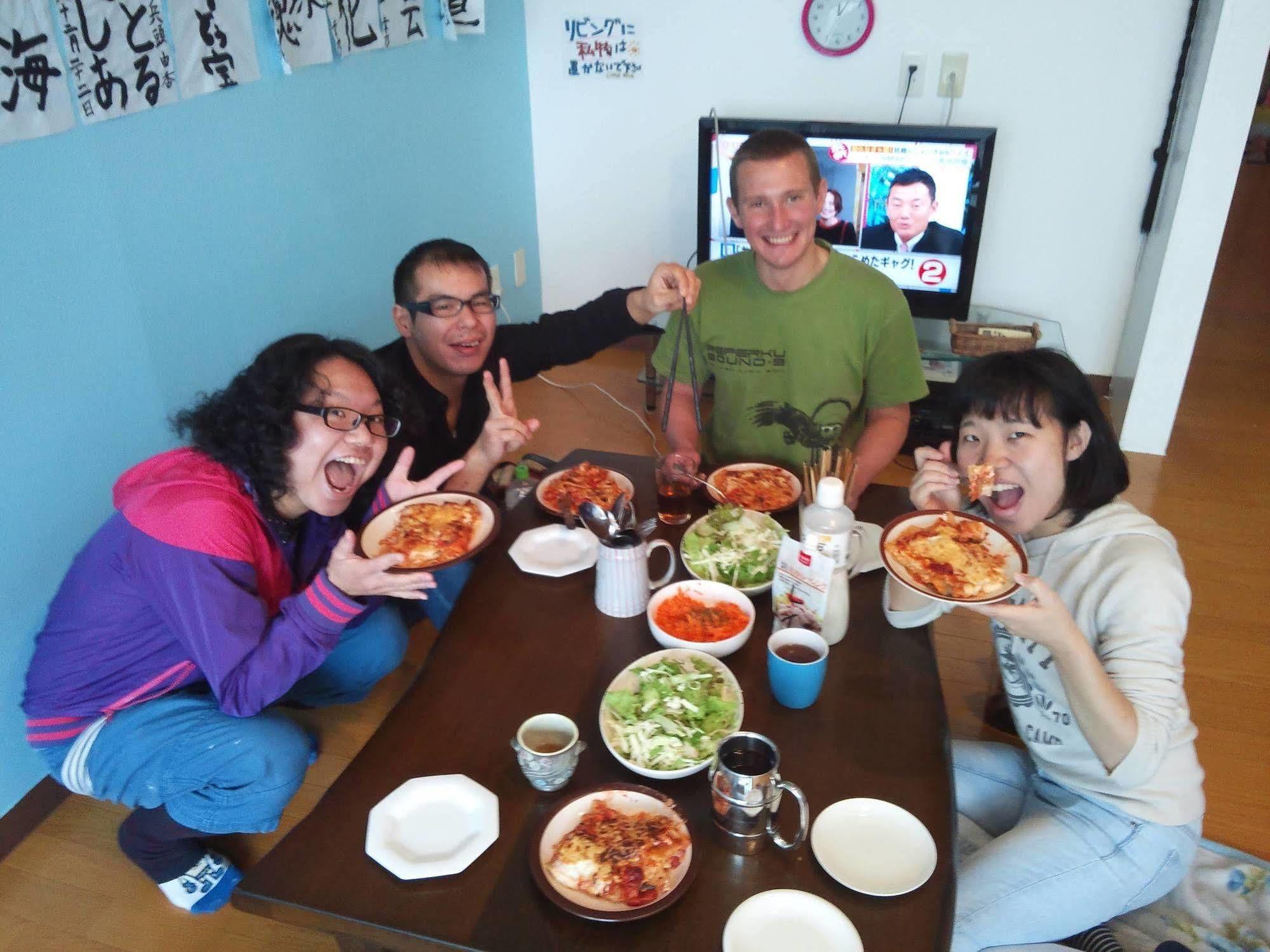 Little Asia Guest House นาฮะ ภายนอก รูปภาพ